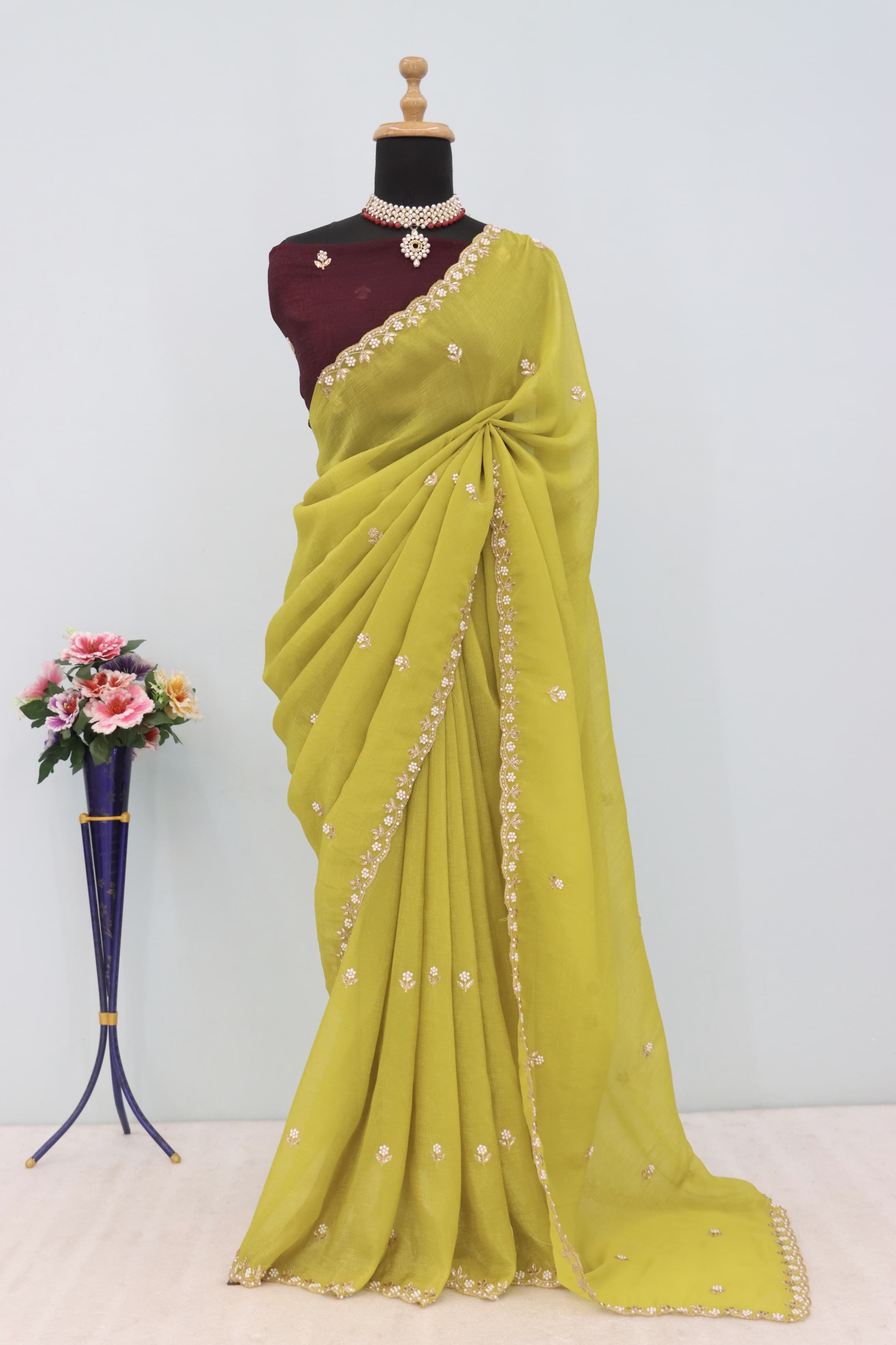 An Ode to Tradition: Embroidered Saree with a Contemporary Twist