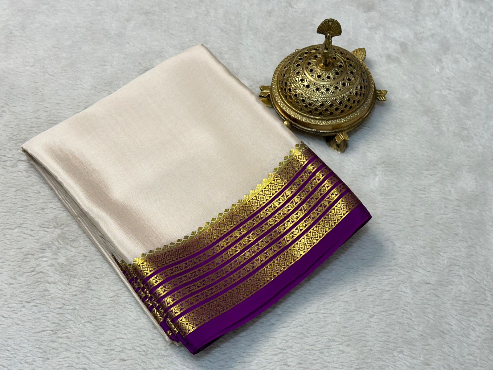 Beautiful Pure Mysore silk sarees in Elegant Traditional border