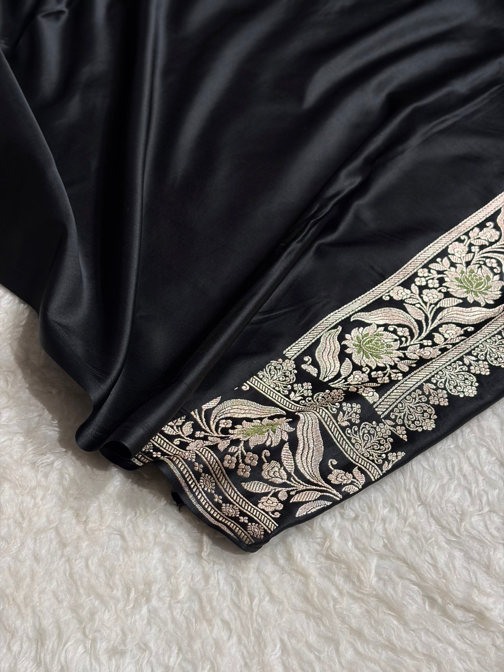 Mashru Satin Silk Banarasi Saree with Scalloped Border & Rupa Sona Motifs