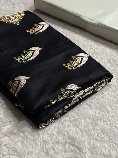 Mashru Satin Silk Banarasi Saree with Scalloped Border & Rupa Sona Motifs