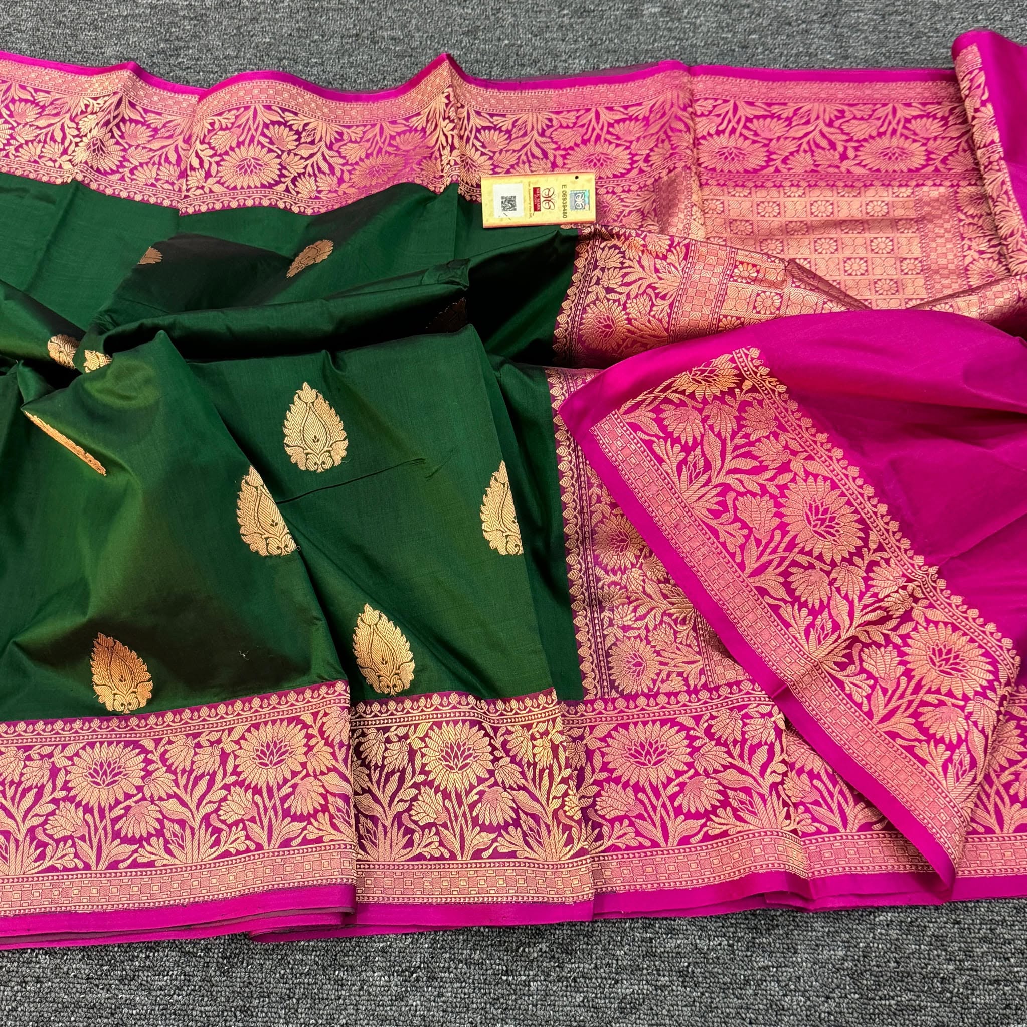 Royal Banarasi Katan Silk Weaving Saree with Border Blouse – Bridal Wedding Collection