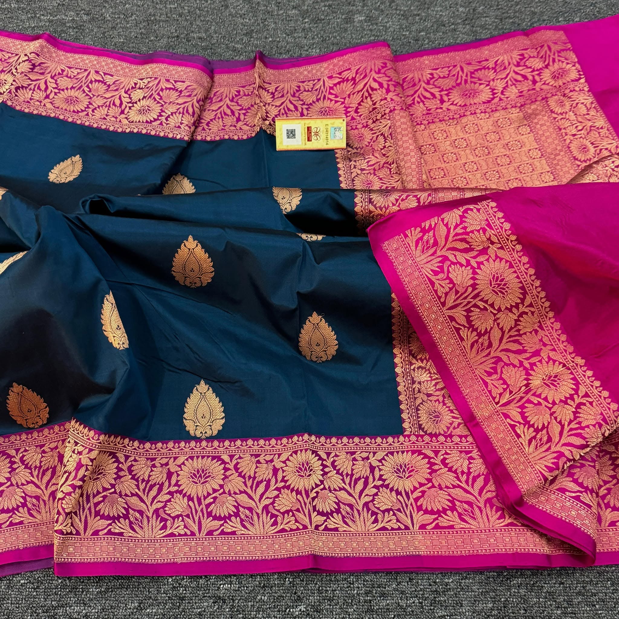 Royal Banarasi Katan Silk Weaving Saree with Border Blouse – Bridal Wedding Collection