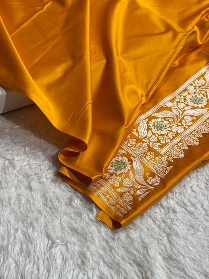 Mashru Satin Silk Banarasi Saree with Scalloped Border & Rupa Sona Motifs