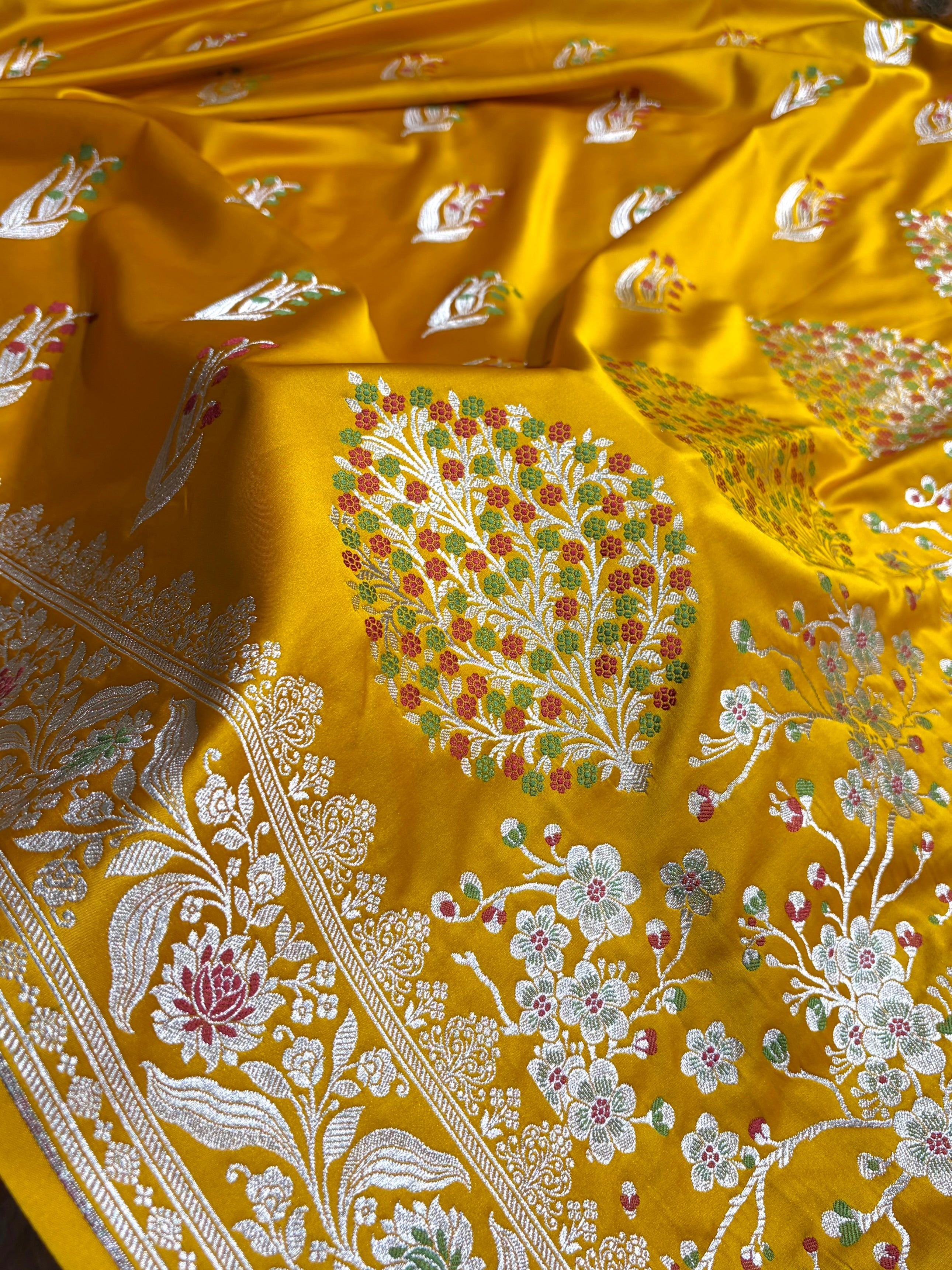 Mashru Satin Silk Banarasi Saree with Scalloped Border & Rupa Sona Motifs