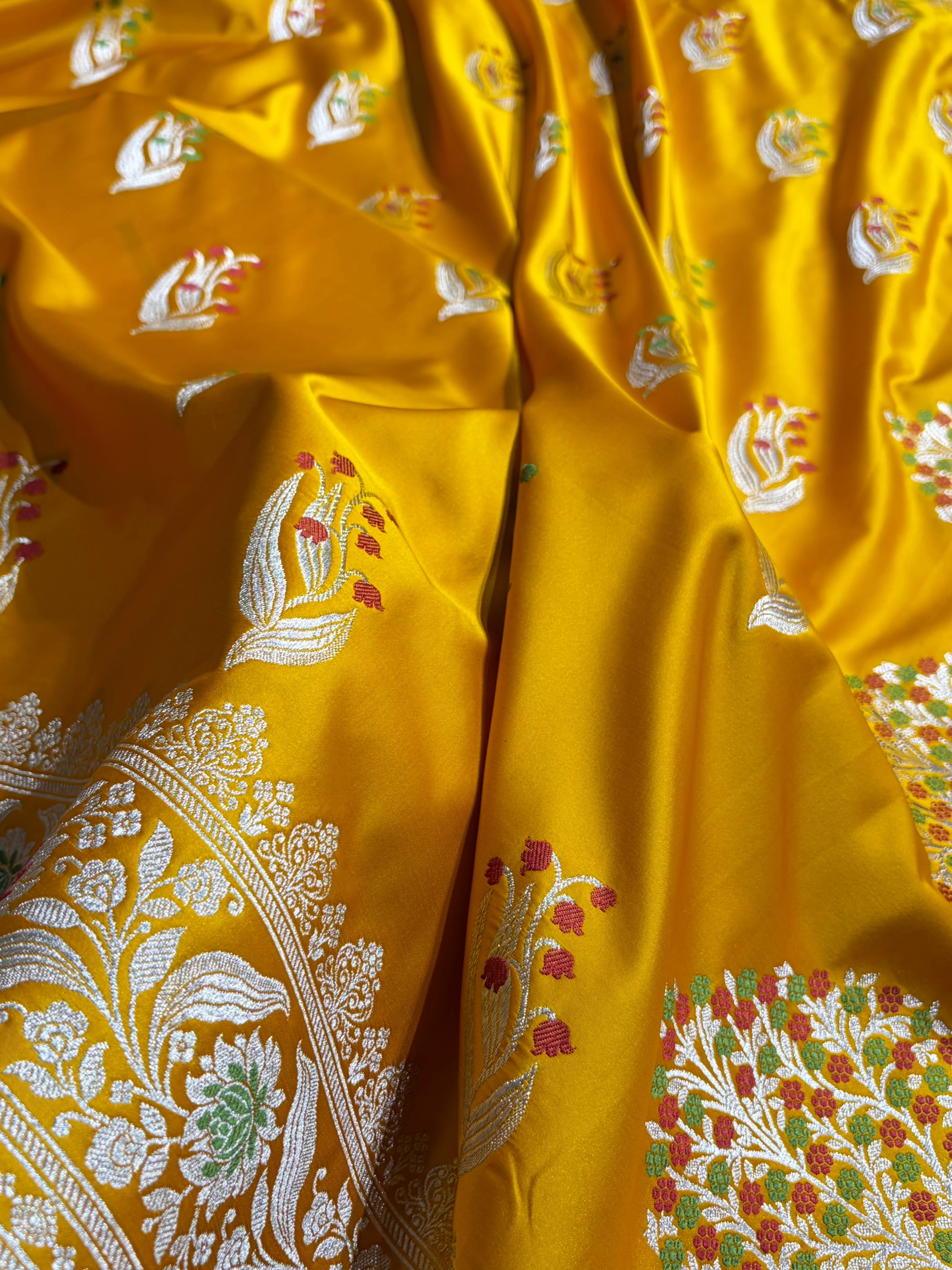 Mashru Satin Silk Banarasi Saree with Scalloped Border & Rupa Sona Motifs