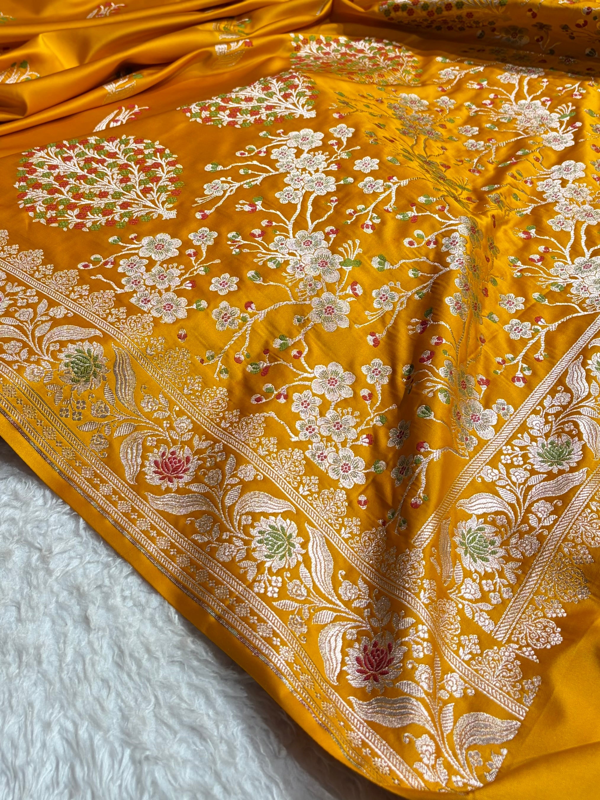 Mashru Satin Silk Banarasi Saree with Scalloped Border & Rupa Sona Motifs