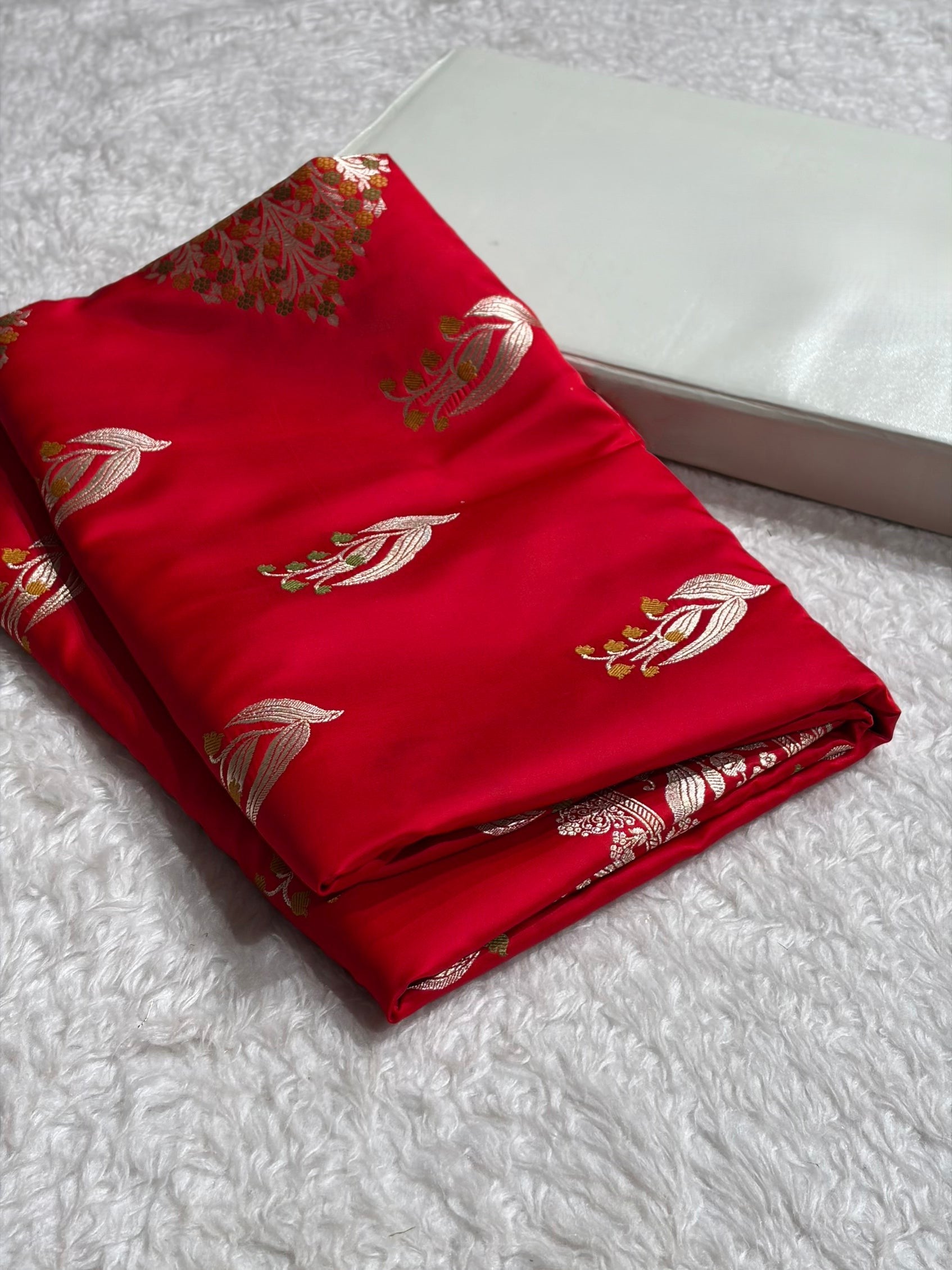 Mashru Satin Silk Banarasi Saree with Scalloped Border & Rupa Sona Motifs