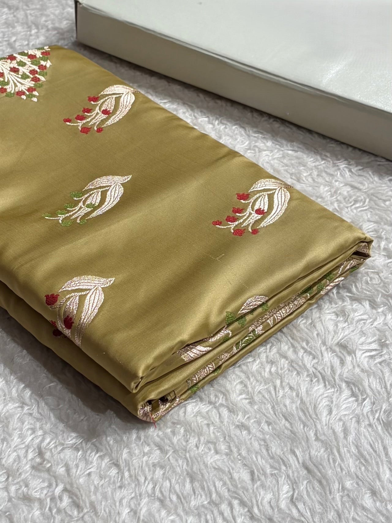 Mashru Satin Silk Banarasi Saree with Scalloped Border & Rupa Sona Motifs