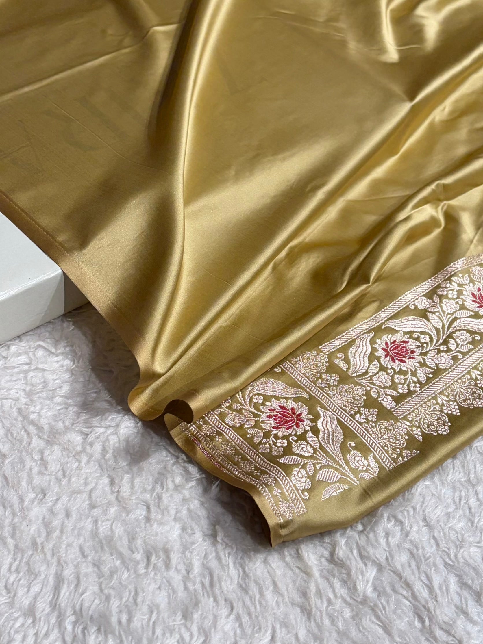 Mashru Satin Silk Banarasi Saree with Scalloped Border & Rupa Sona Motifs