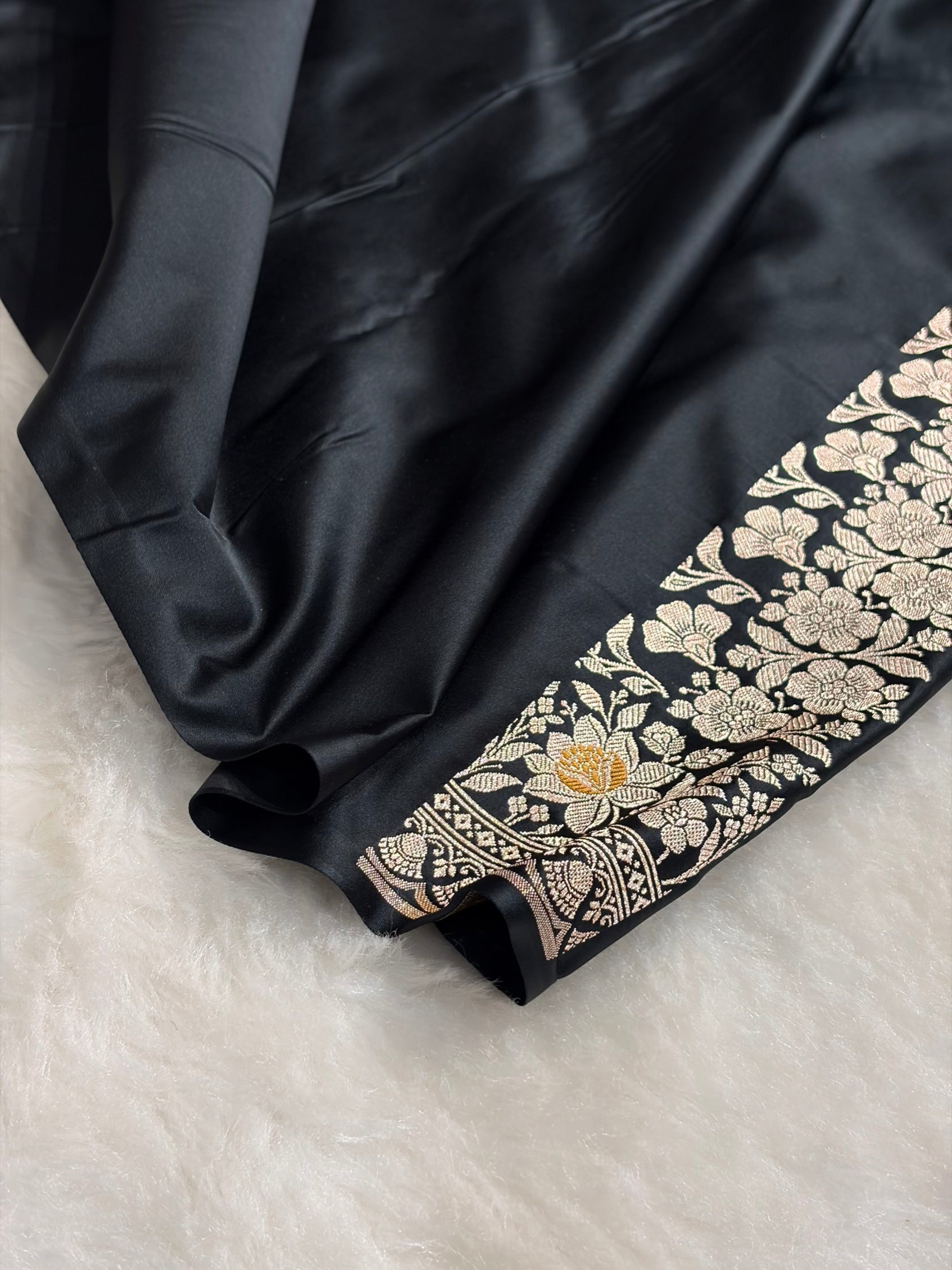 Mashru Silk Banarasi Saree with Rupa Sona Motifs & Scalloped Border