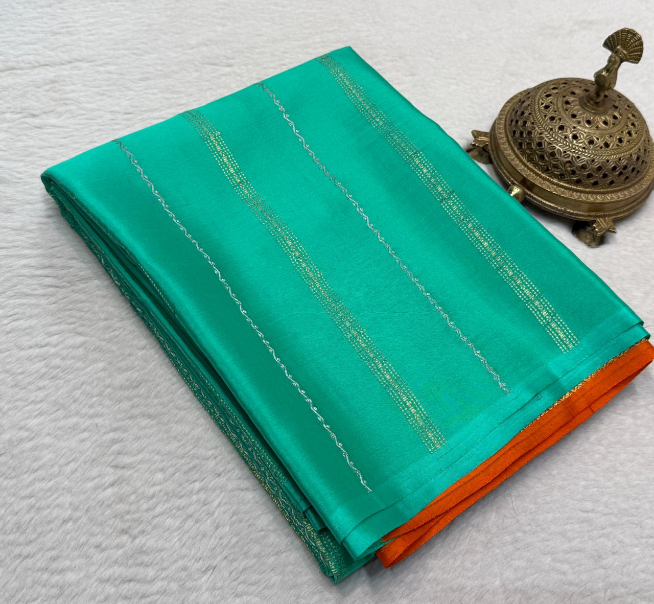 Borderless Crepe Silk Saree with Gold & Silver Zari Stripes | Rich Contrast Pallu