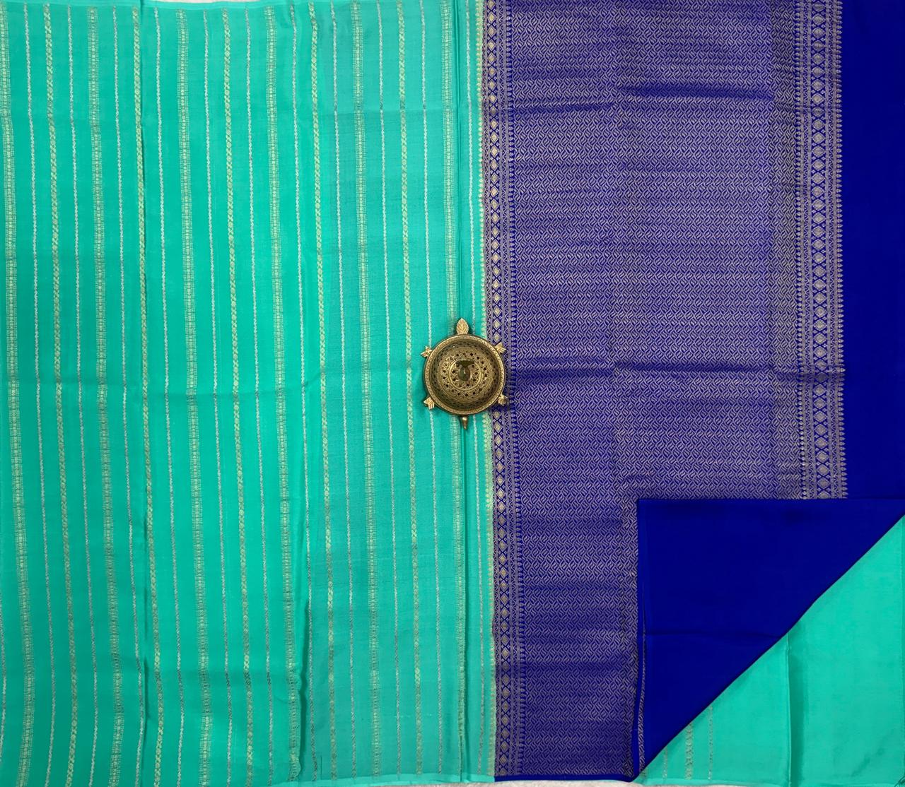 Borderless Crepe Silk Saree with Gold & Silver Zari Stripes | Rich Contrast Pallu