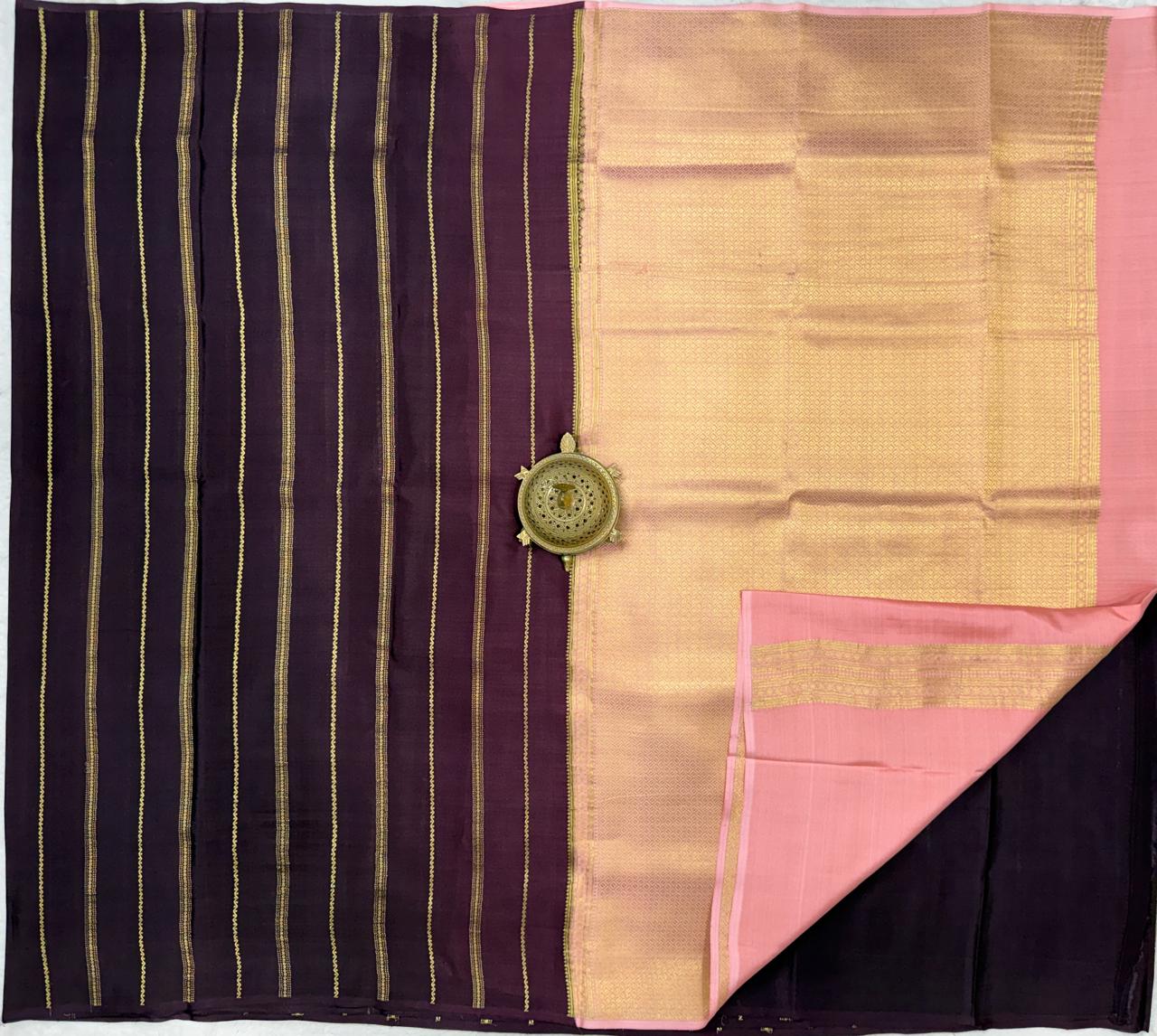 Borderless Crepe Silk Saree with Gold & Silver Zari Stripes | Rich Contrast Pallu