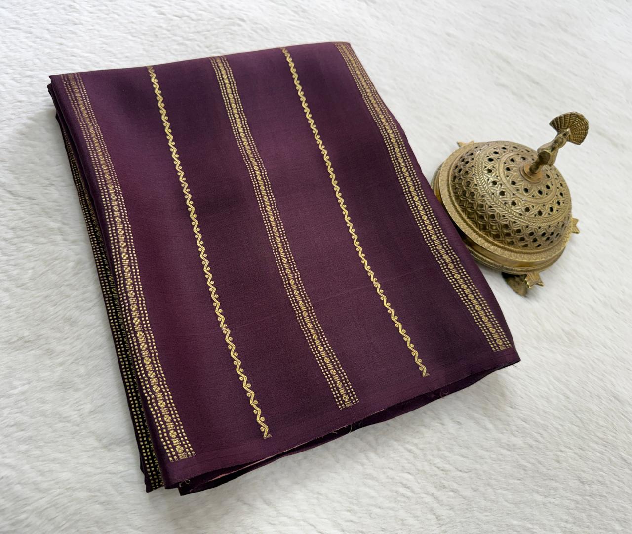 Borderless Crepe Silk Saree with Gold & Silver Zari Stripes | Rich Contrast Pallu
