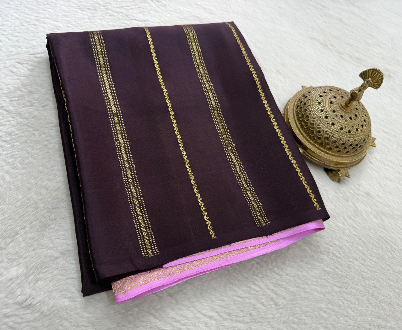 Borderless Crepe Silk Saree with Gold & Silver Zari Stripes | Rich Contrast Pallu