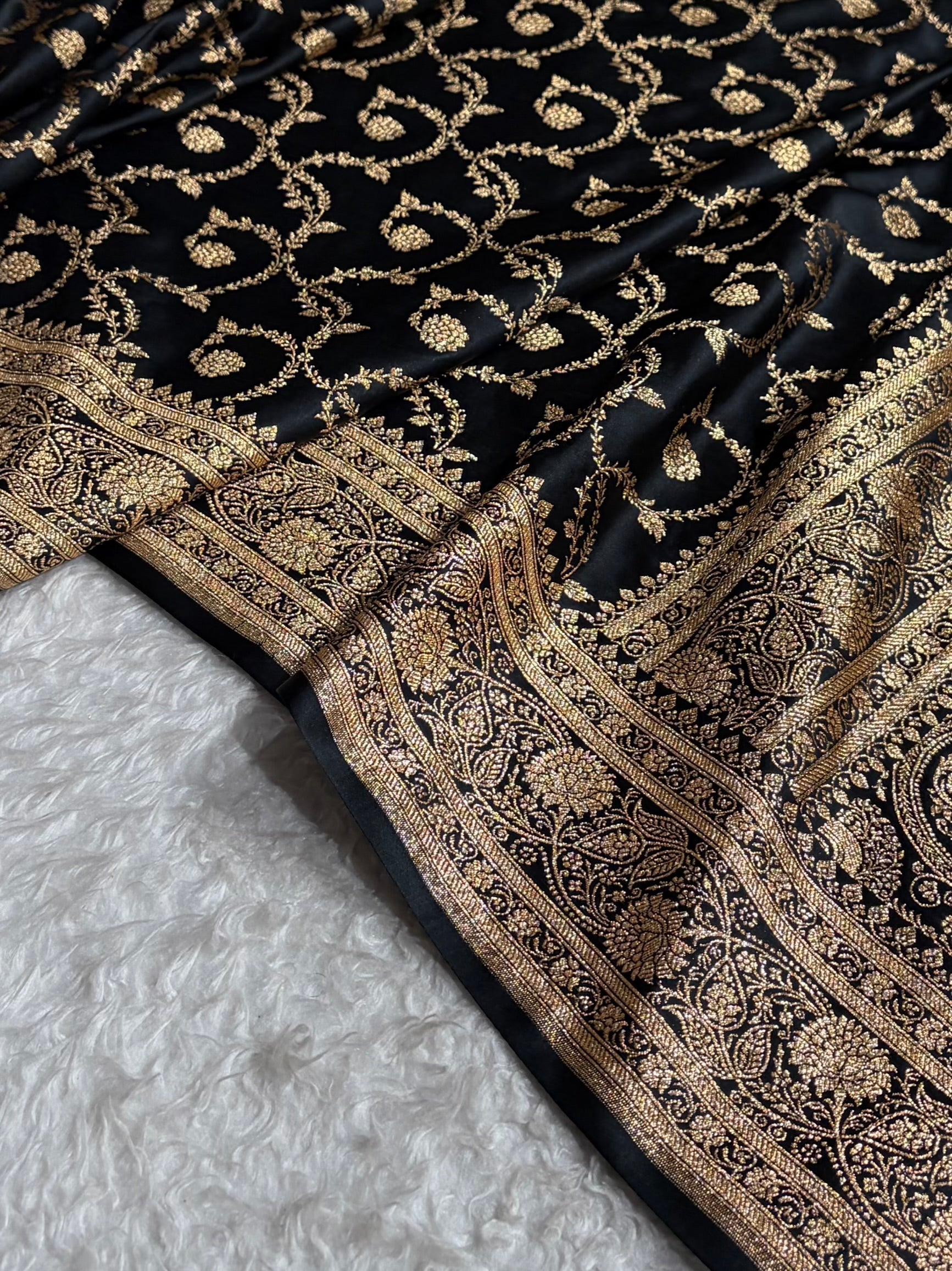 Floral Jaal Pattern Banarasi Satin Katan Silk Saree