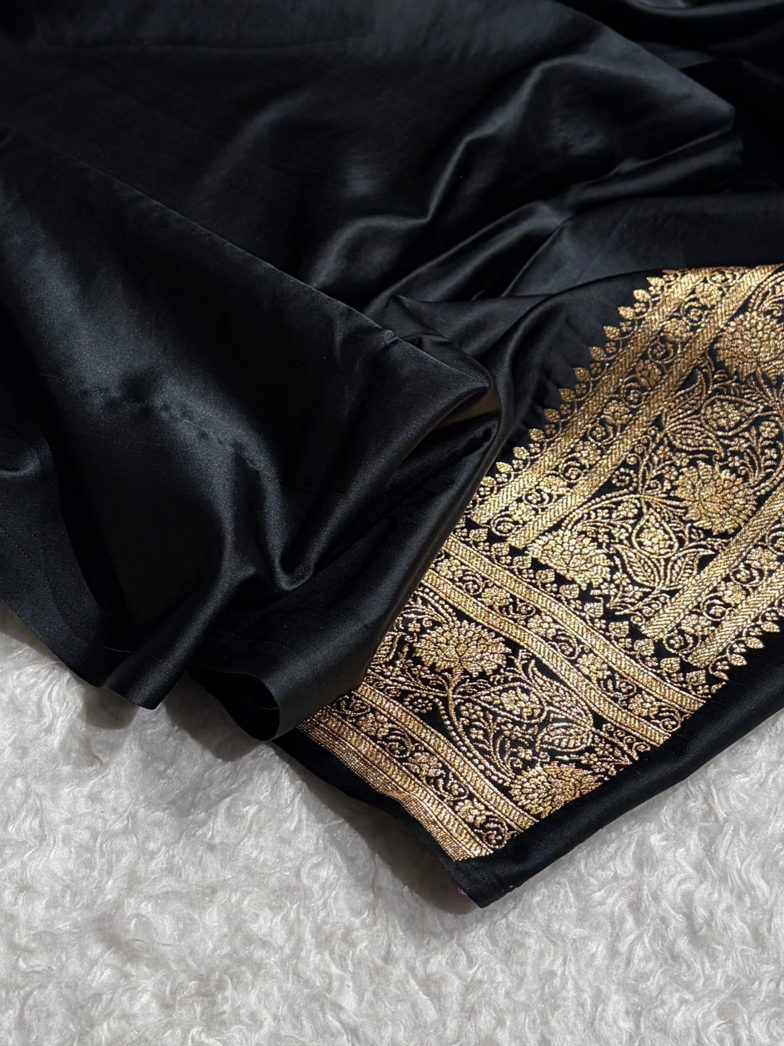 Floral Jaal Pattern Banarasi Satin Katan Silk Saree
