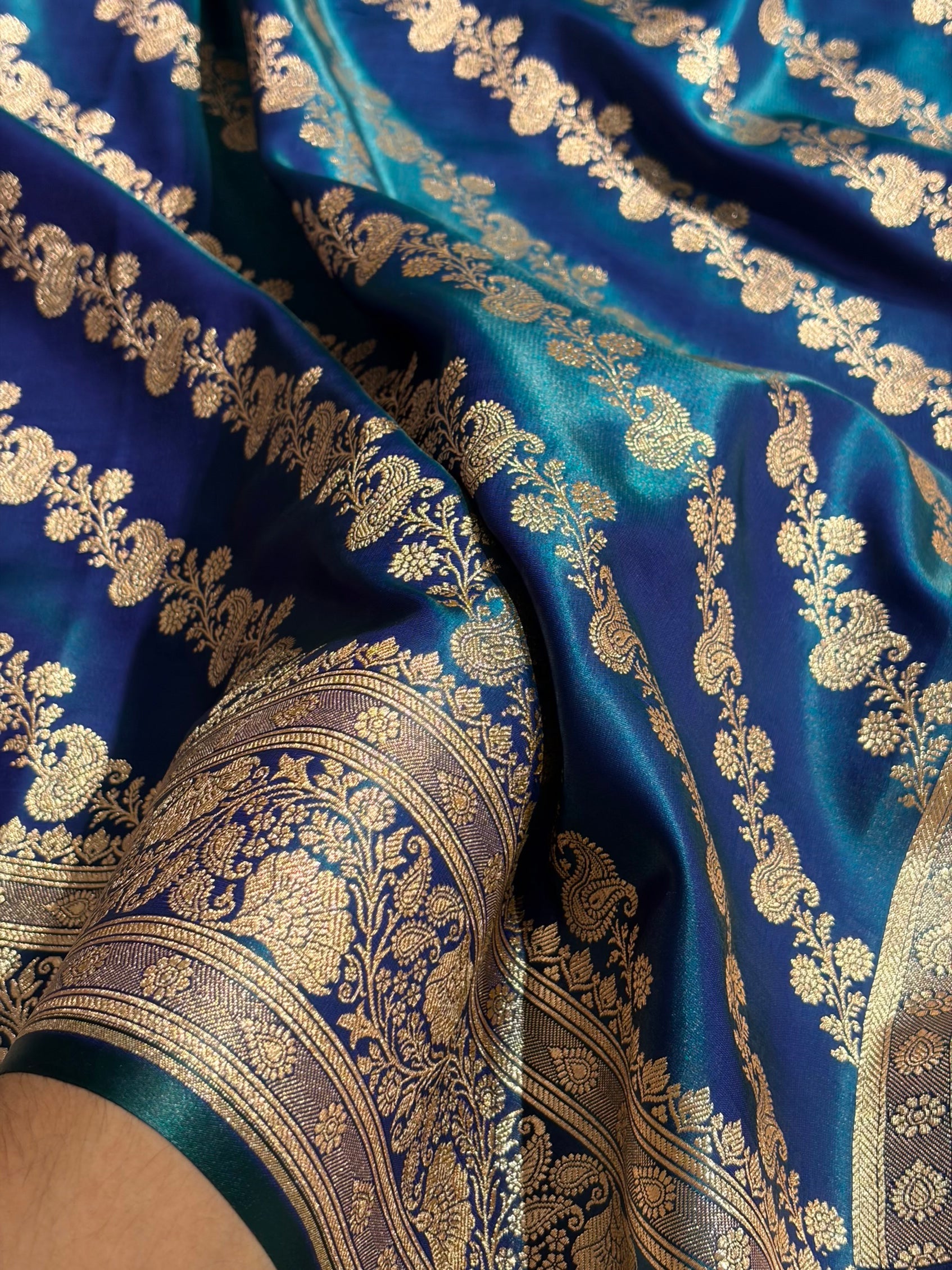 Banarasi German  Cross Pattern Banarasi Satin Silk Saree