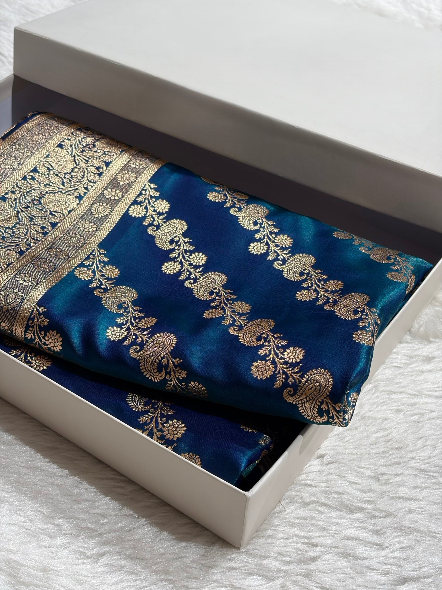 Banarasi German  Cross Pattern Banarasi Satin Silk Saree