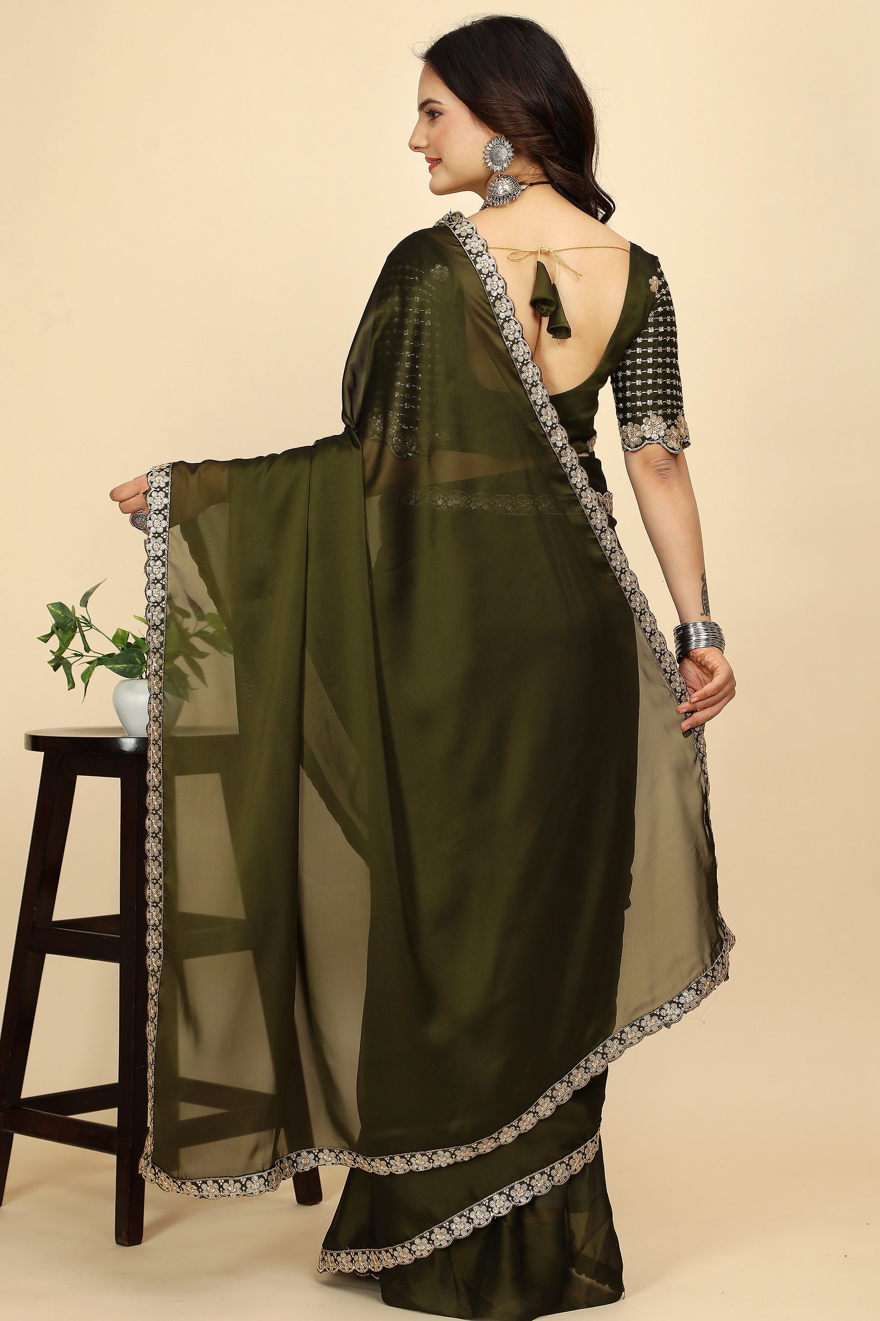 A Touch of Royalty: Premium Silk & Exquisite Embroidery