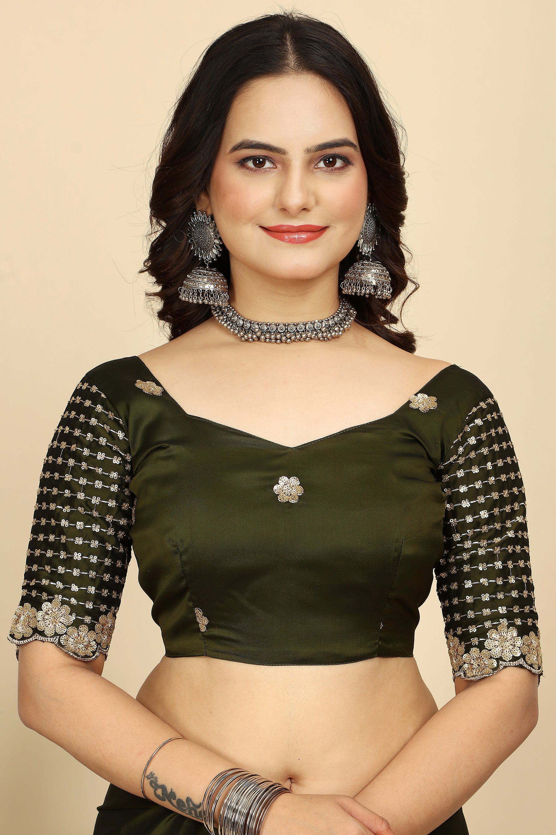 A Touch of Royalty: Premium Silk & Exquisite Embroidery