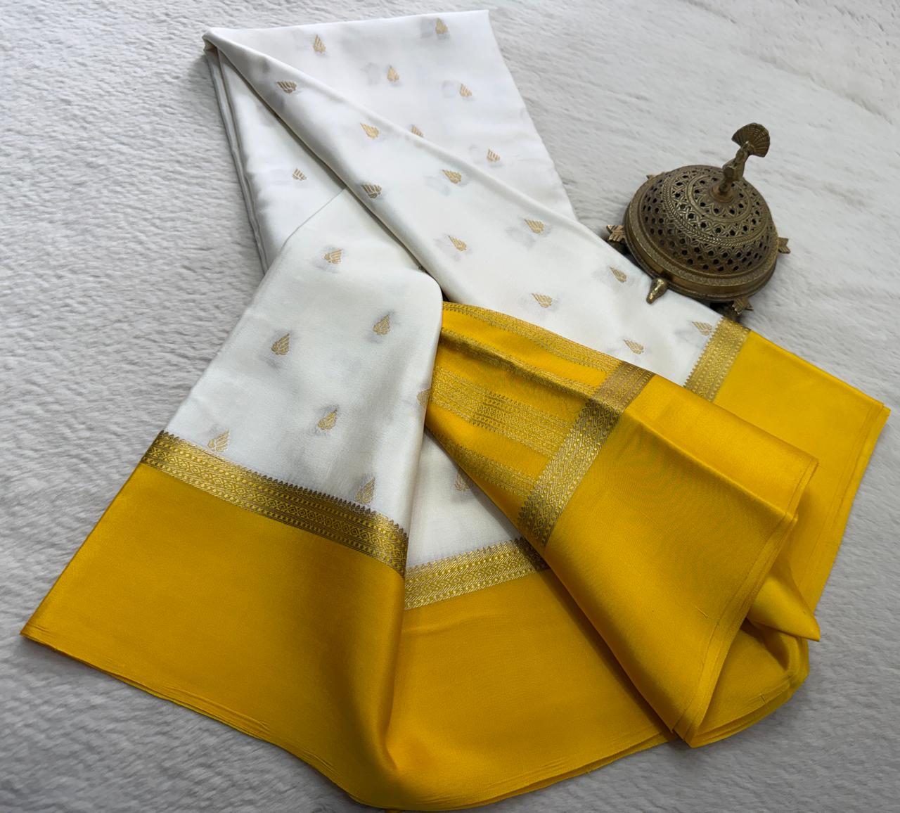 Crepe Mangoo Silk Saree with Bentex Border & Rich Pallu | Elegant Festive Collection