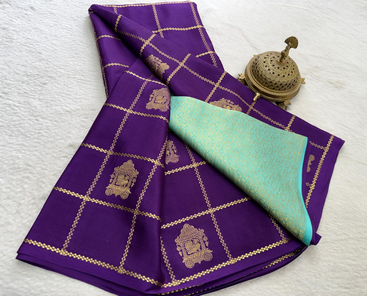 Crepe Silk Saree with Rich Pallu – Borderless Checks Pattern | Premium Ethnic Wear