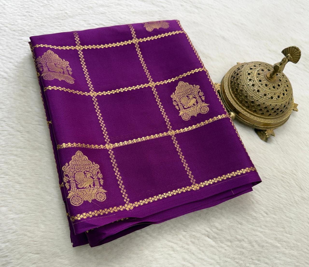 Crepe Silk Saree with Rich Pallu – Borderless Checks Pattern | Premium Ethnic Wear