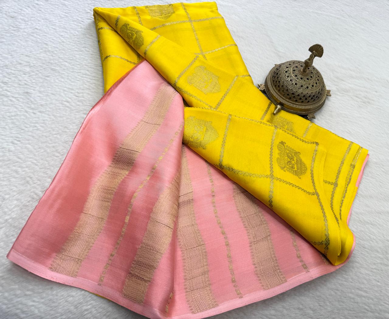 Crepe Silk Saree with Rich Pallu – Borderless Checks Pattern | Premium Ethnic Wear