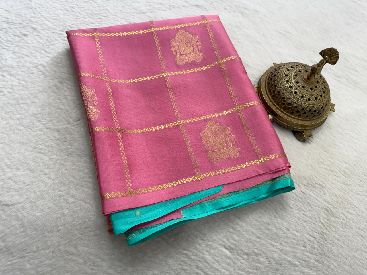 Crepe Silk Saree with Rich Pallu – Borderless Checks Pattern | Premium Ethnic Wear
