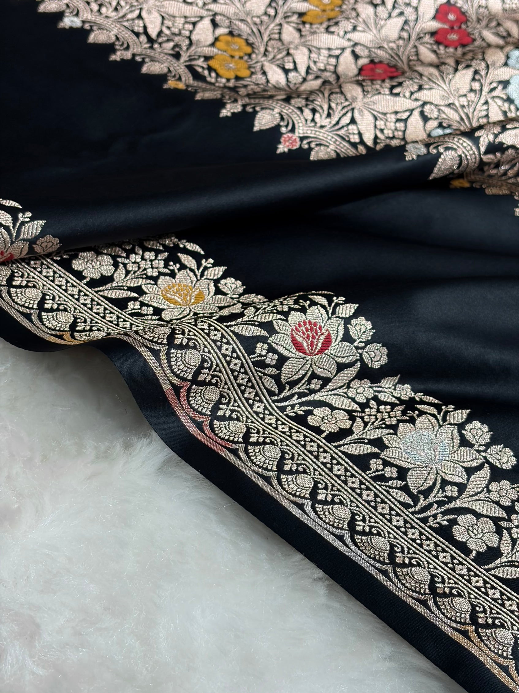 Mashru Silk Banarasi Saree with Rupa Sona Motifs & Scalloped Border