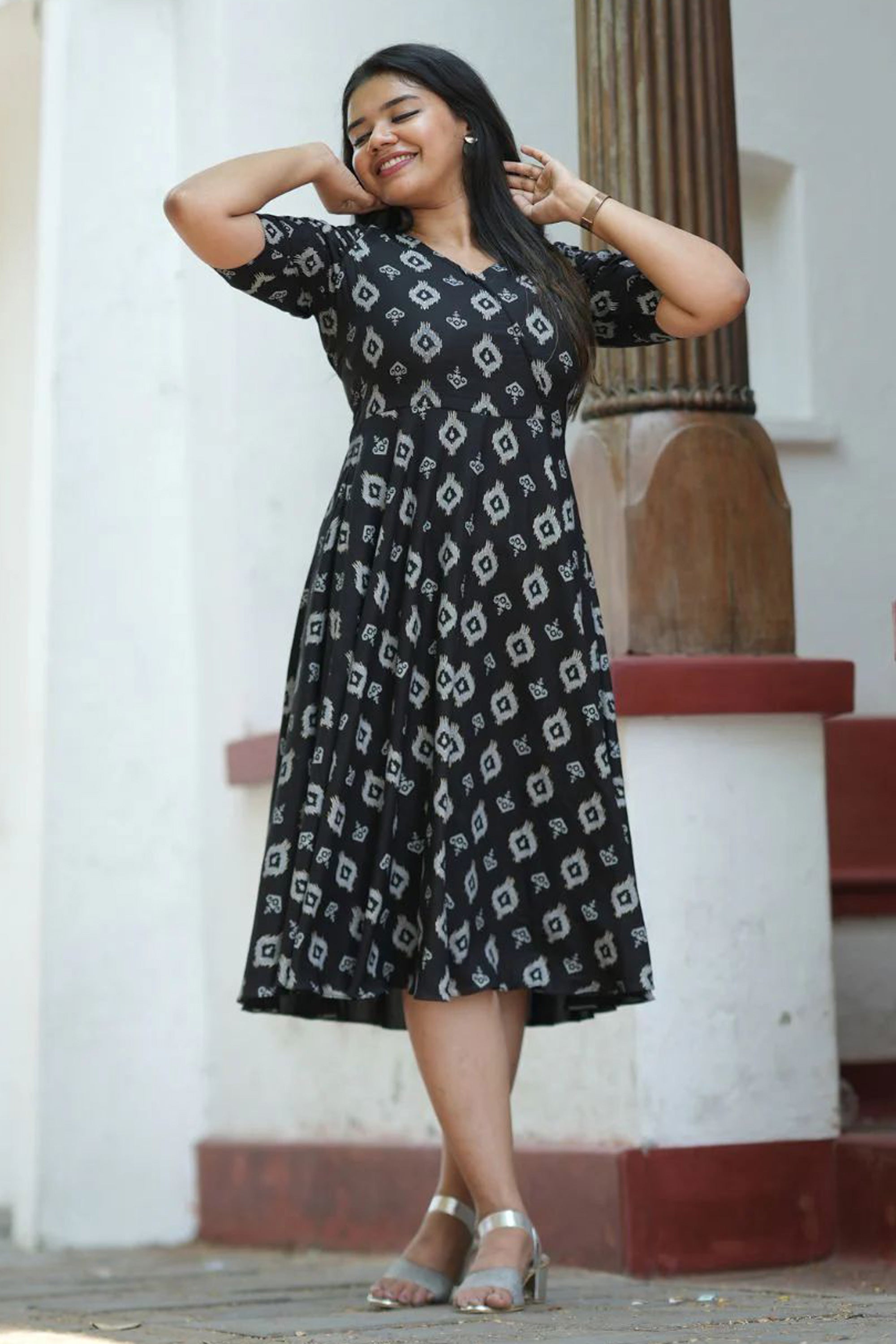 Beautiful Black And Grey Ethnic Print Dress