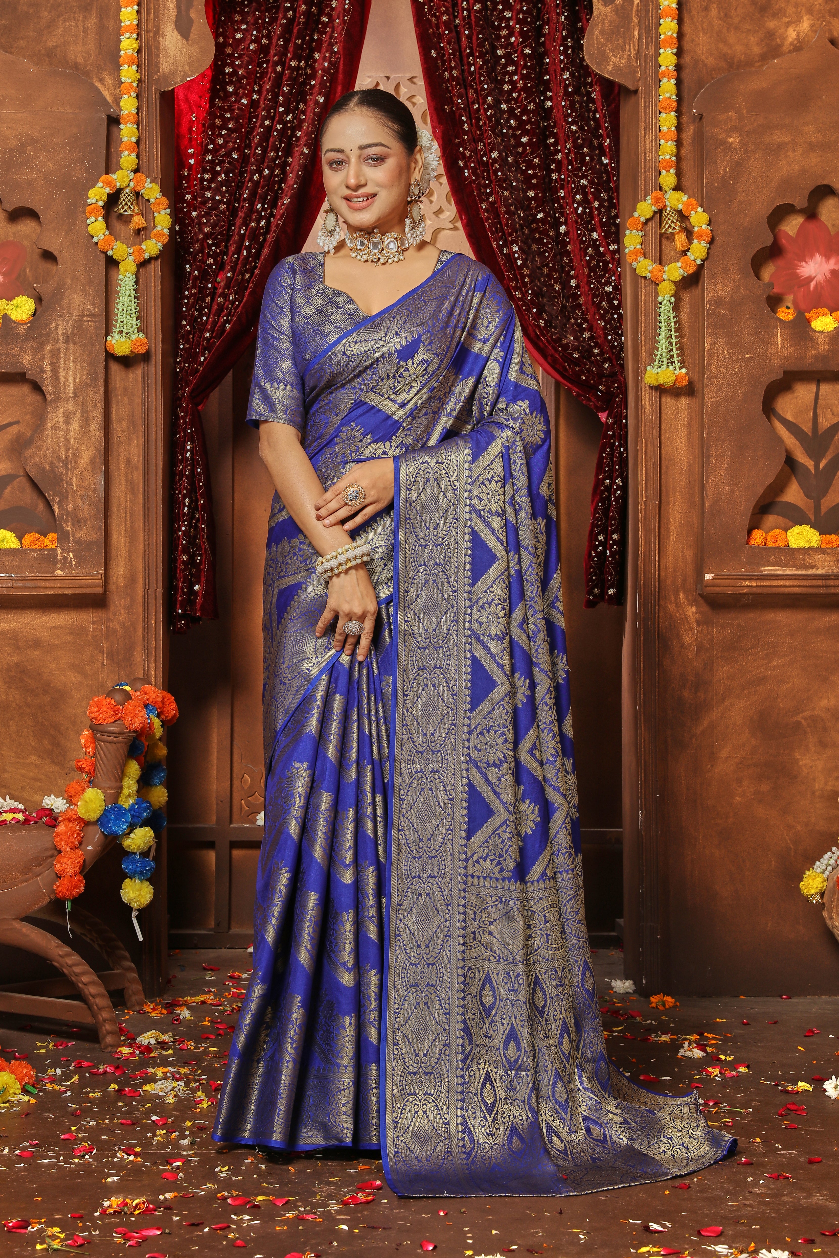 Classic Silk Elegance: Full Zari Weave Masterpiece