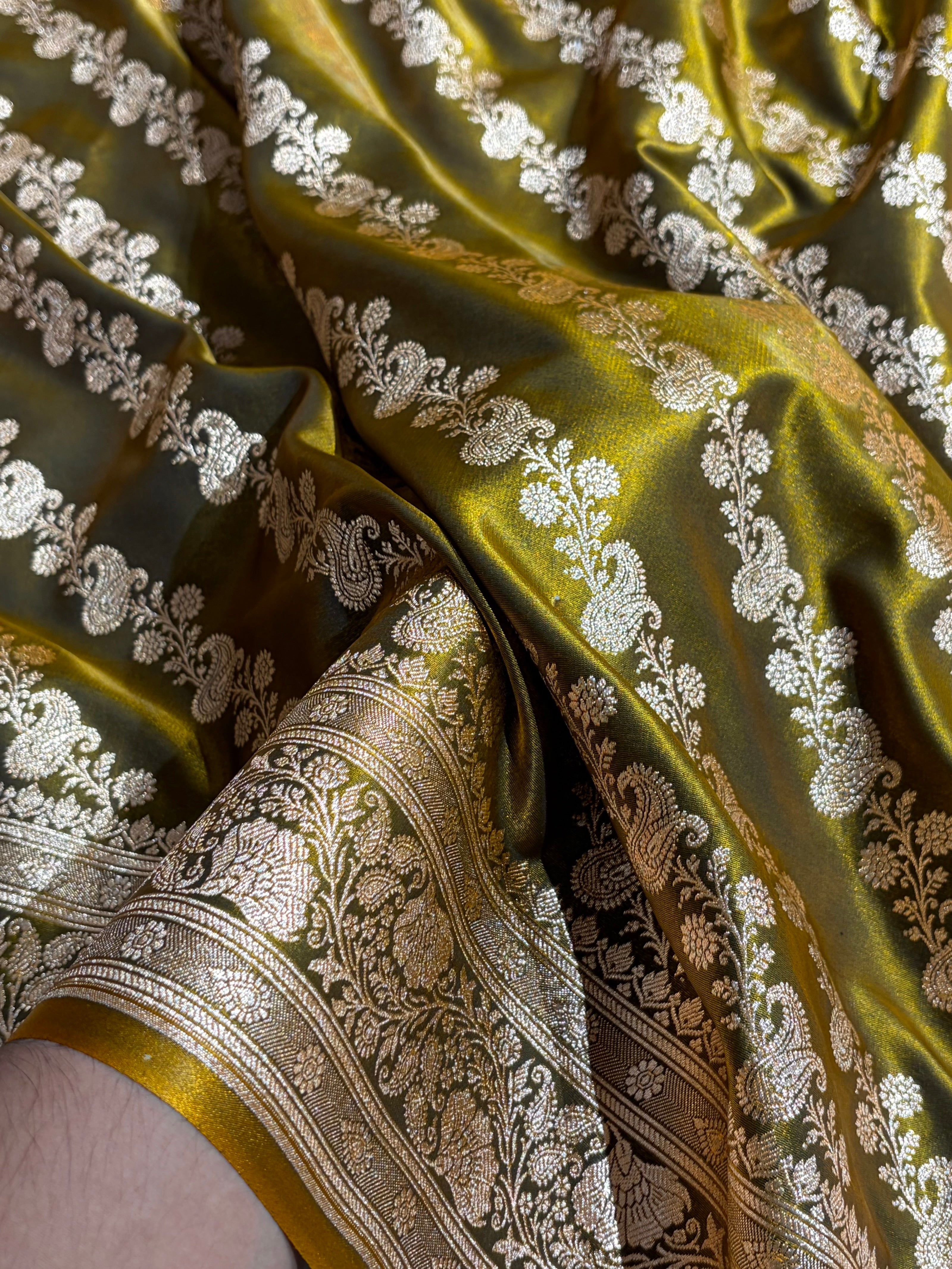 Banarasi German  Cross Pattern Banarasi Satin Silk Saree