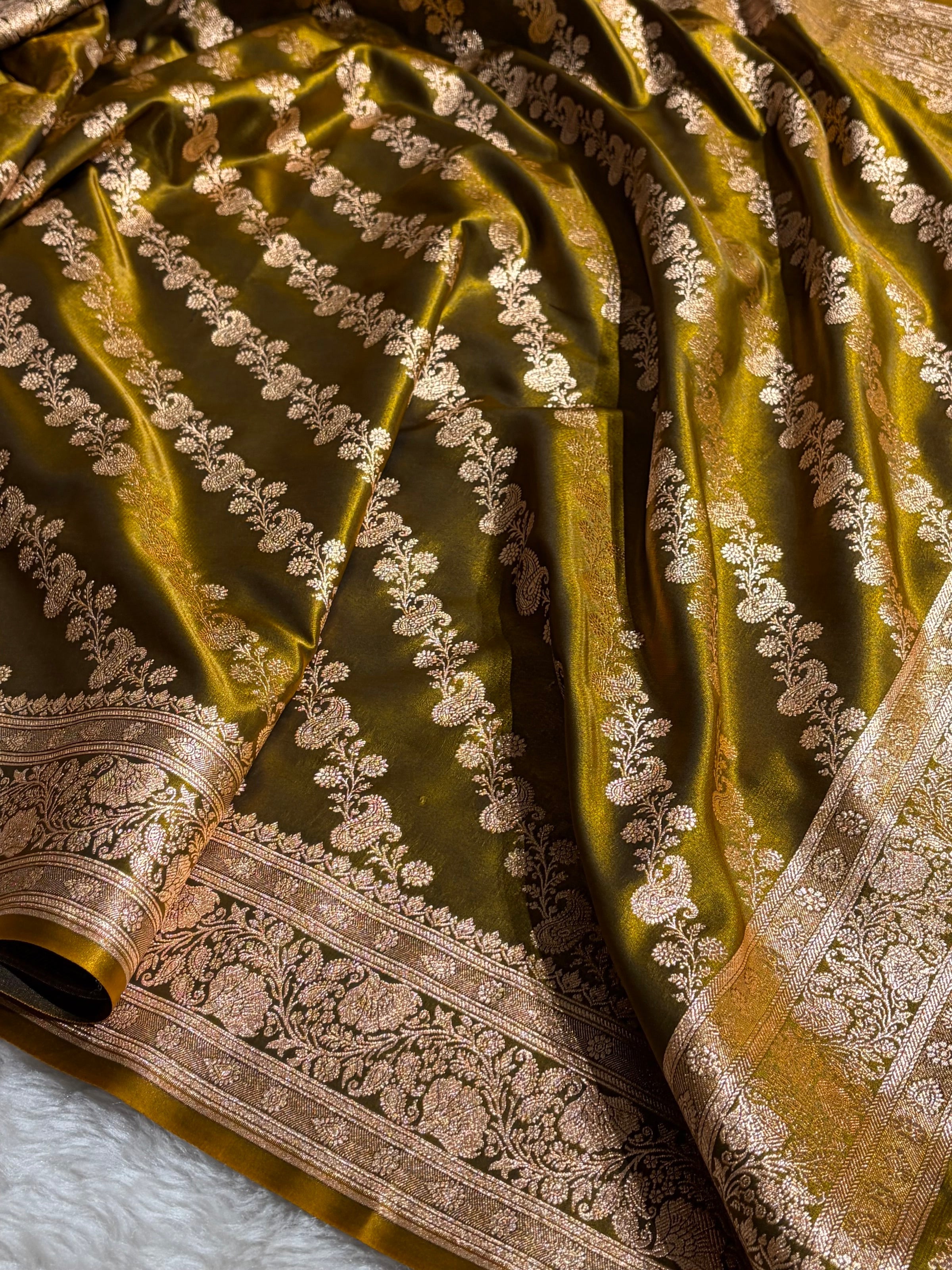 Banarasi German  Cross Pattern Banarasi Satin Silk Saree