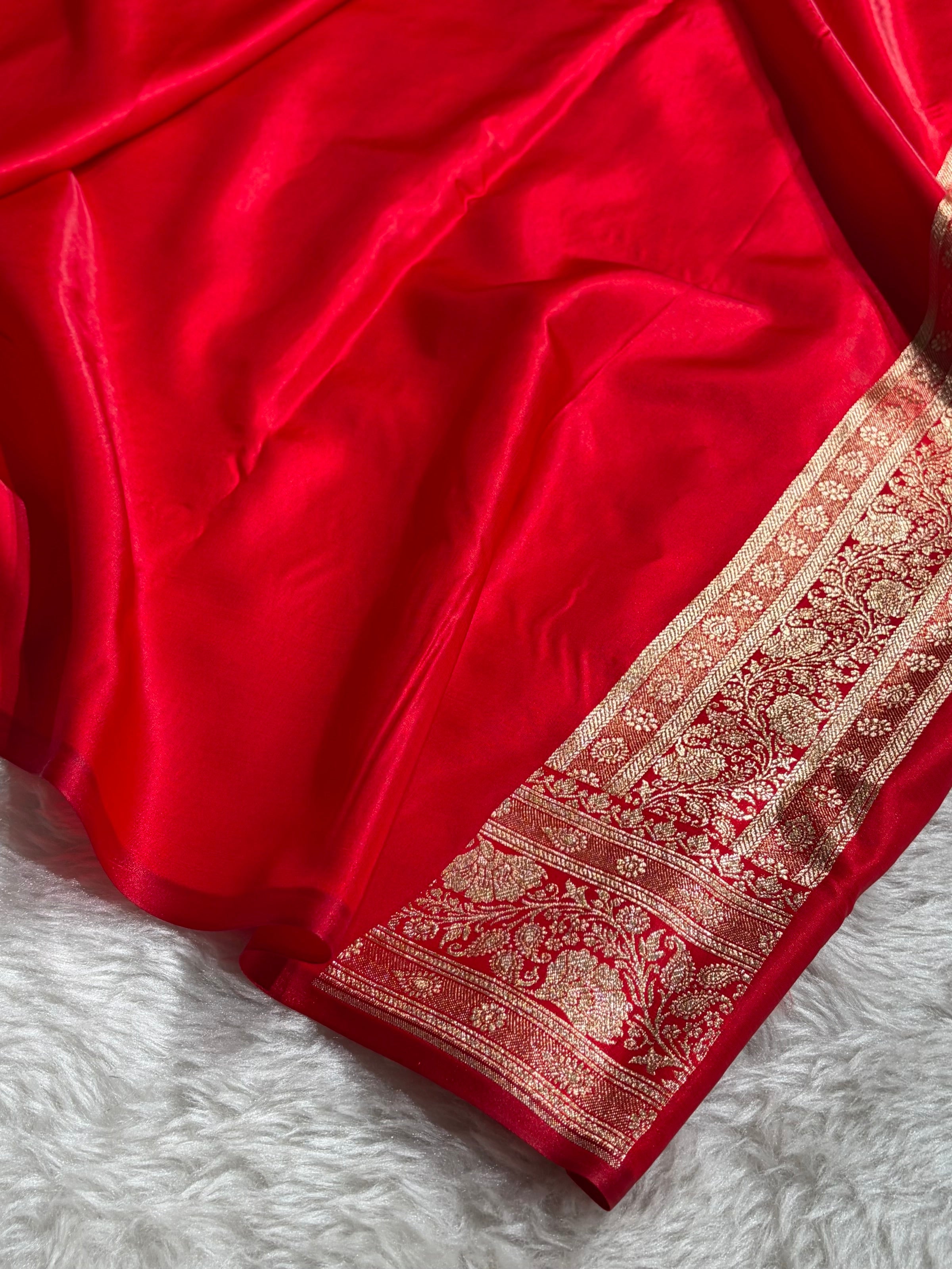Banarasi German  Cross Pattern Banarasi Satin Silk Saree