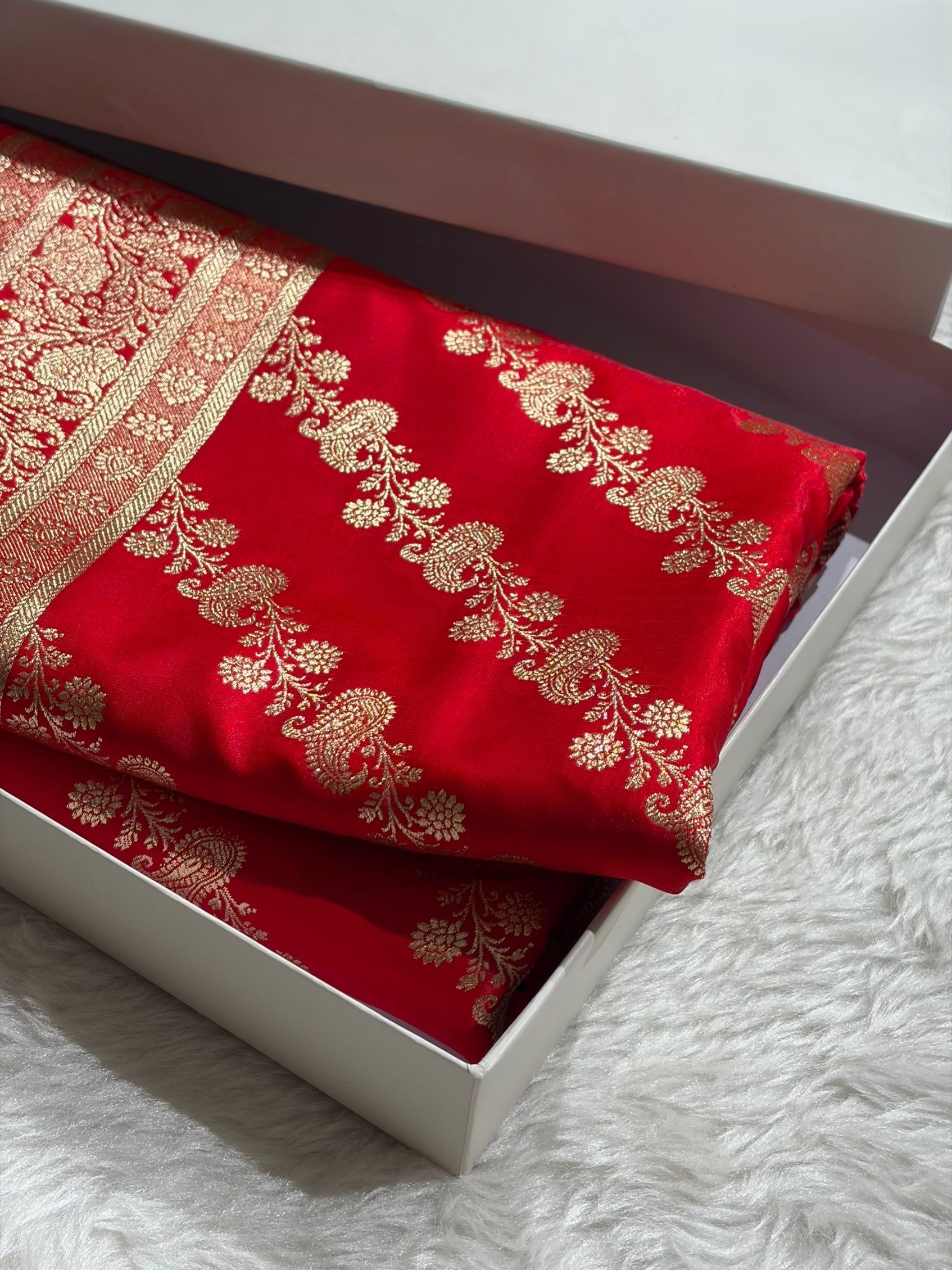 Banarasi German  Cross Pattern Banarasi Satin Silk Saree