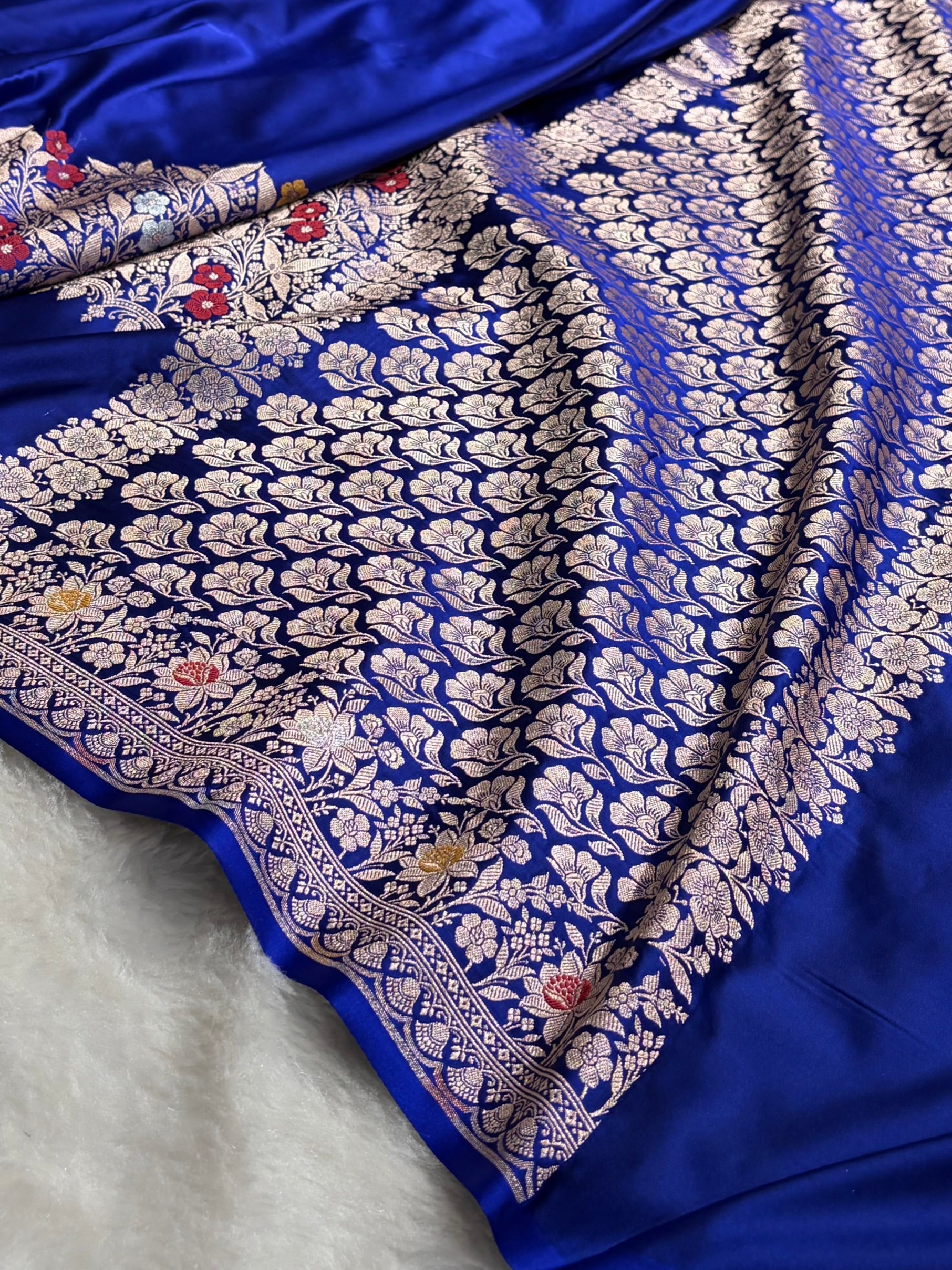 Mashru Silk Banarasi Saree with Rupa Sona Motifs & Scalloped Border