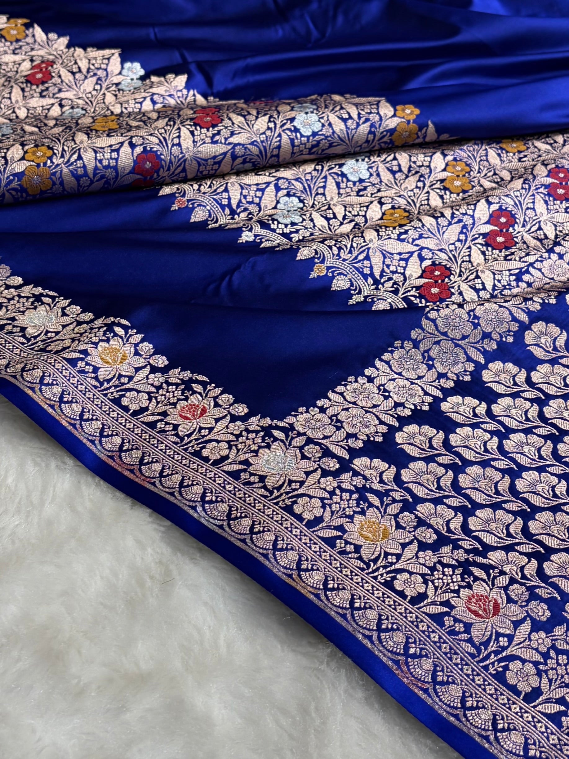 Mashru Silk Banarasi Saree with Rupa Sona Motifs & Scalloped Border