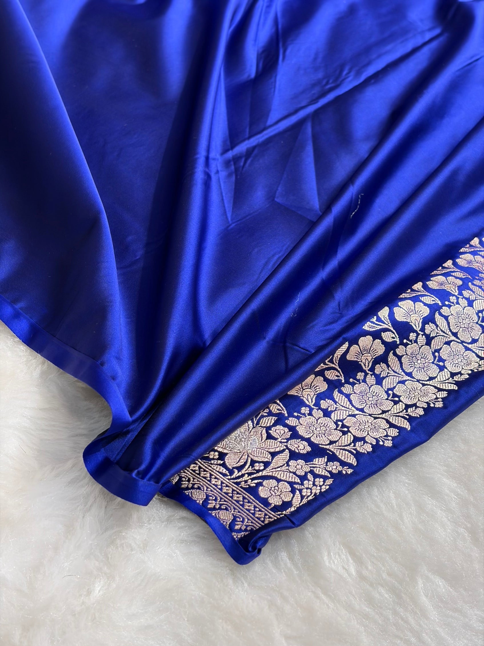 Mashru Silk Banarasi Saree with Rupa Sona Motifs & Scalloped Border