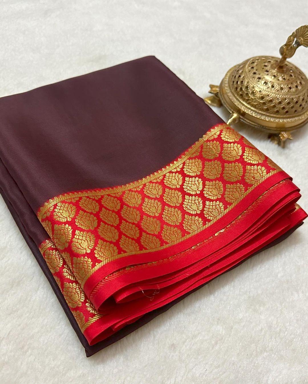Minimal Glam: Pure Silk Saree with Sophisticated Edges