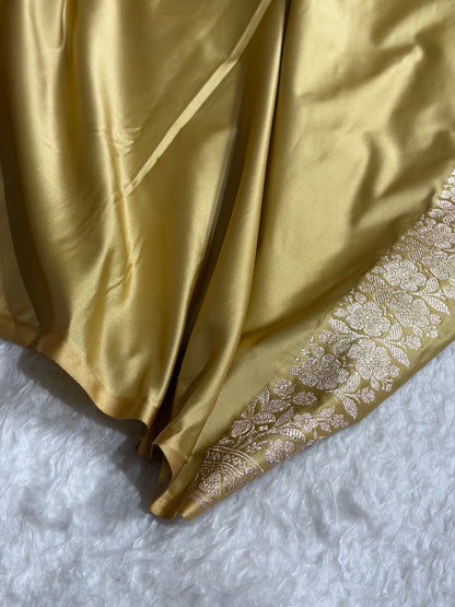 Mashru Silk Banarasi Saree with Rupa Sona Motifs & Scalloped Border
