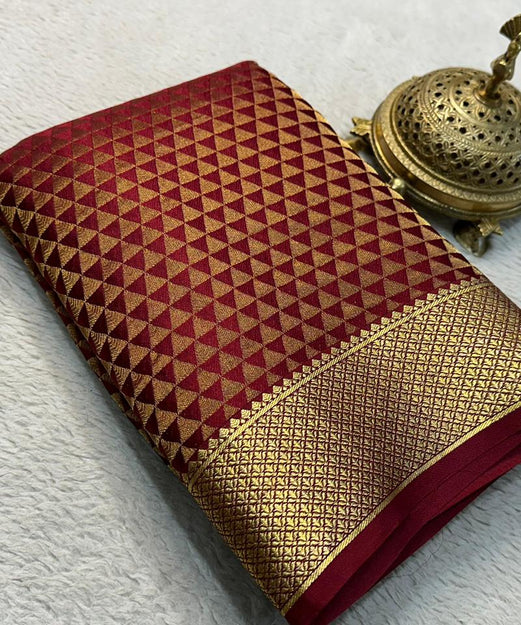 Celebrate Grace: Silk Brocade Saree with Majestic Zari Weaving and Rich Pallu