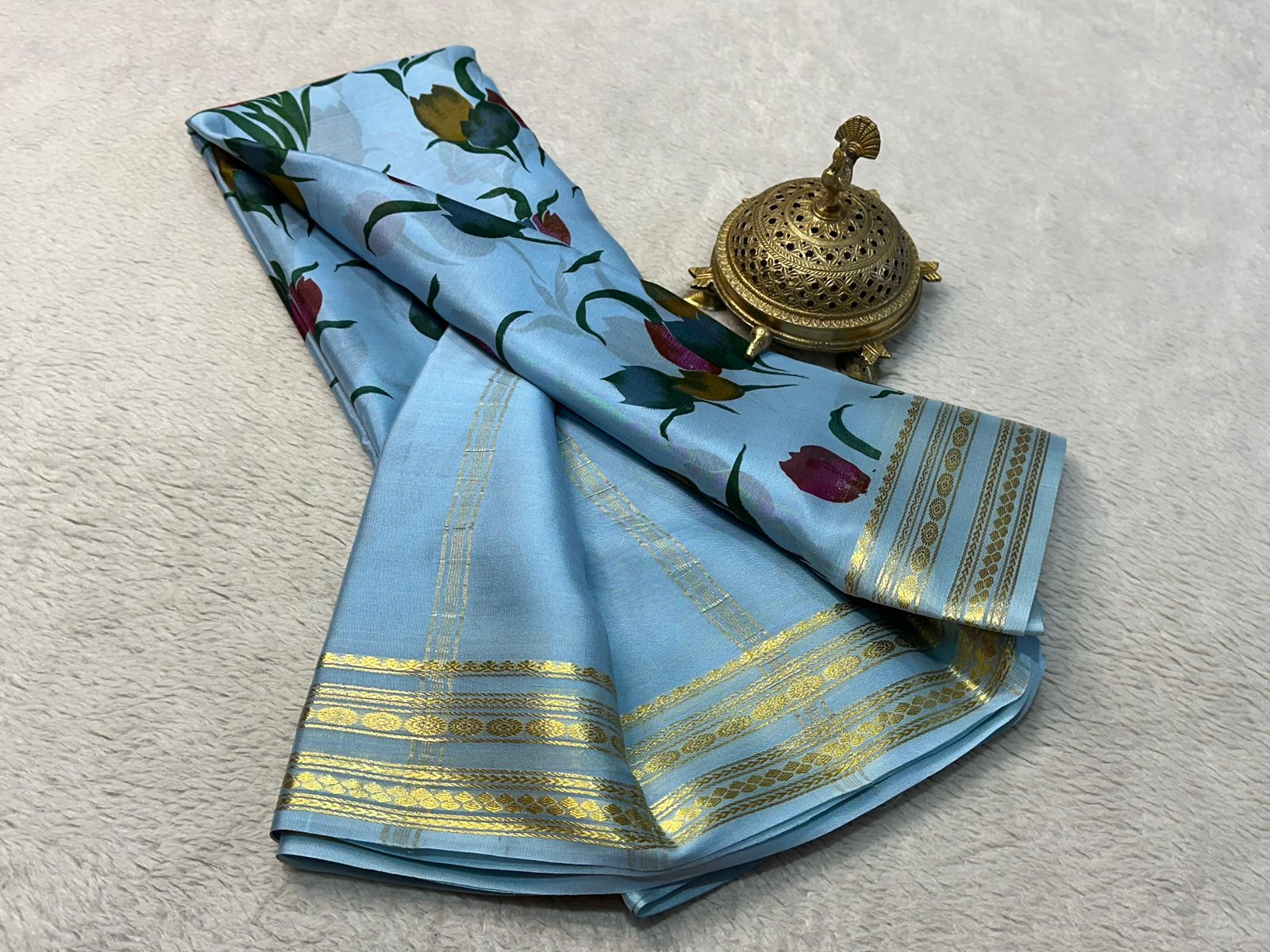 Luxurious Floral Print Mysore Silk Sarees with Plain Blouse