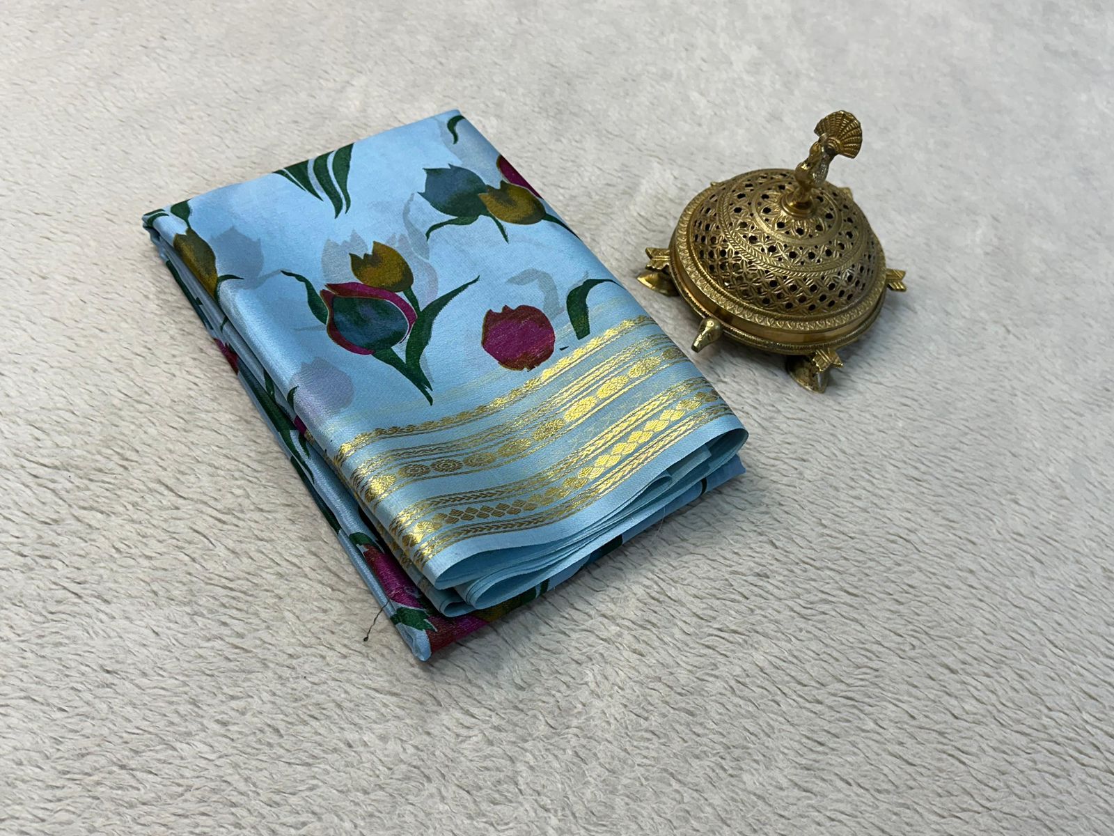 Luxurious Floral Print Mysore Silk Sarees with Plain Blouse