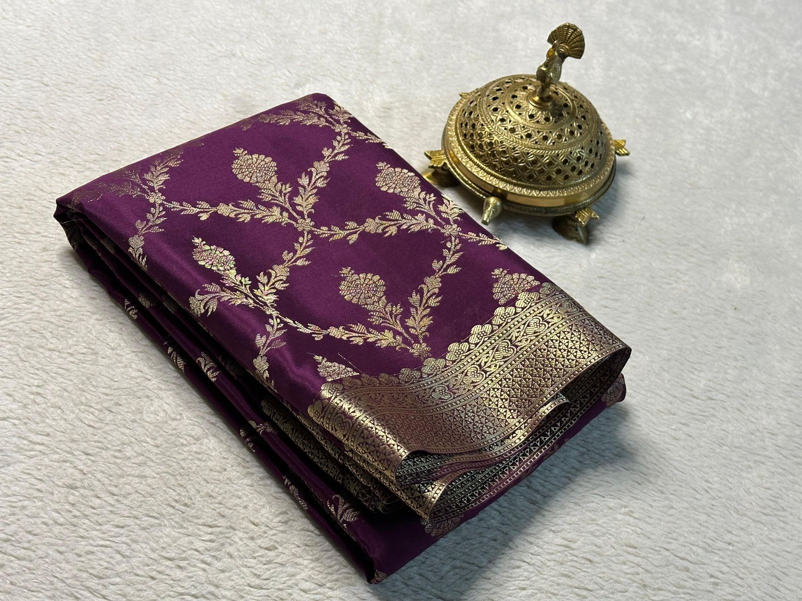 Embrace Luxury: Silk Brocade Saree Adorned with Lavish Gold & Silver Zari