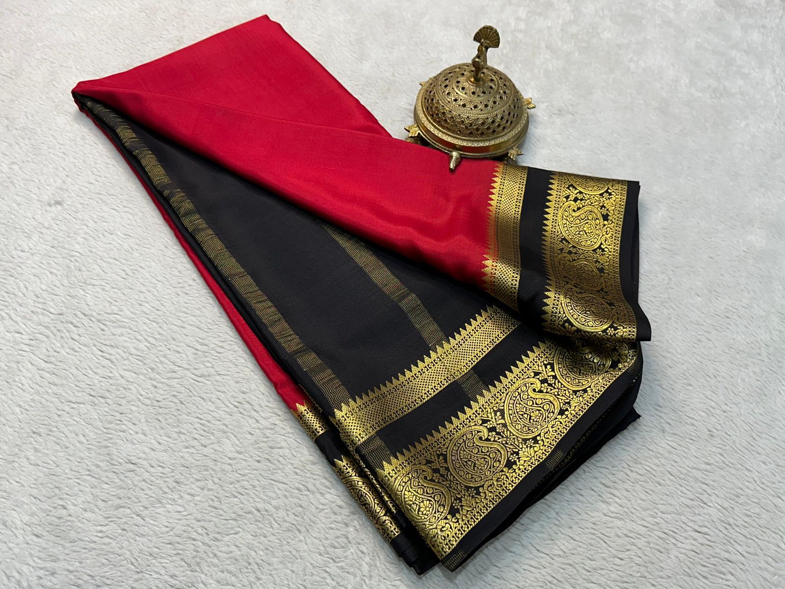 Silken Splendor: Majestic Mysore Silk Saree