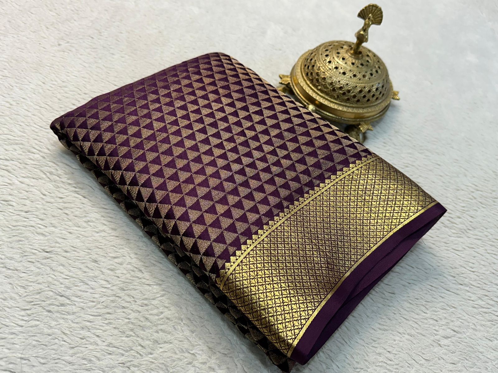 Exquisite Silk Brocade Saree: Gold & Silver Zari Weaving with Diamond Box Design and Rich Pallu