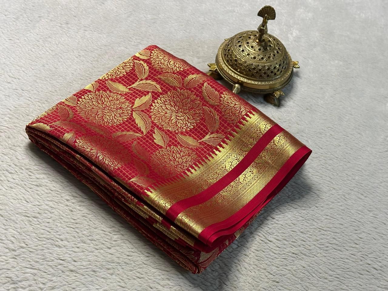 Luxurious Bridal Wear: Exquisite Silk Brocade Mysore Silk Sarees with Gold & Silver Zari Weaving