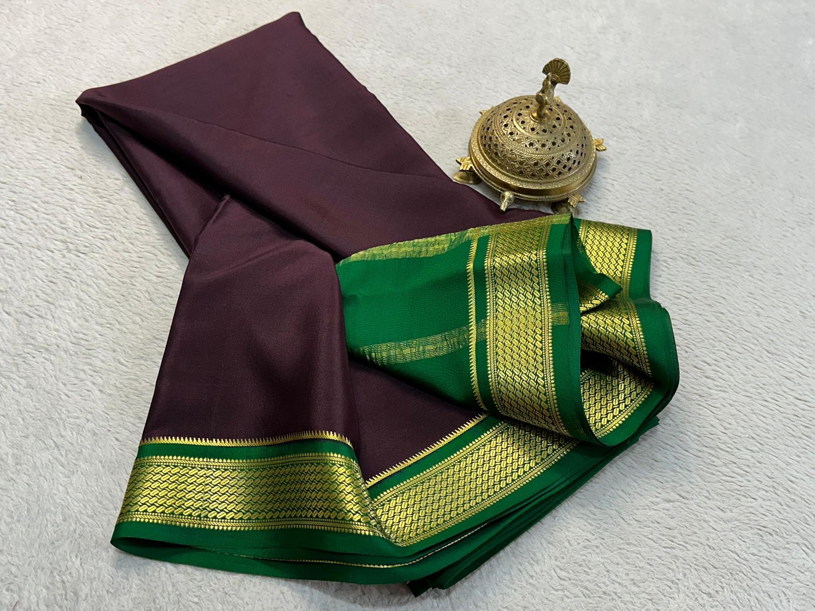 Traditional border in beautiful contrast colour combinations